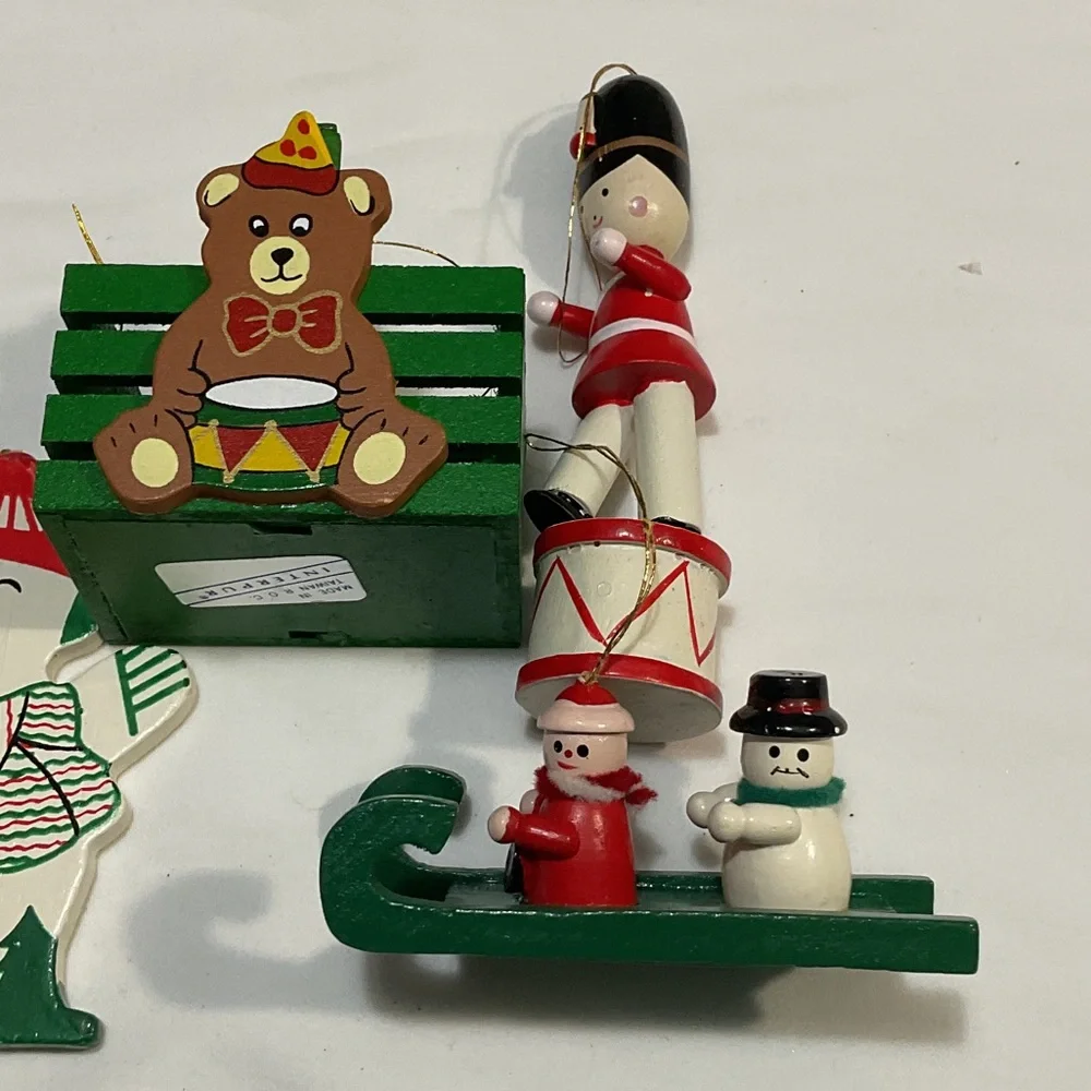 Wooden Christmas Kids Toy Set - Green and Red Holiday Figures